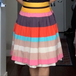 Diane von Furstenberg pleated skirt Size 6 New!